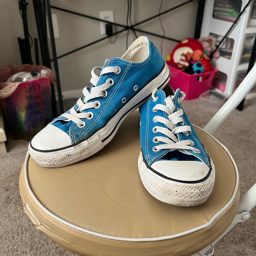 Blue converses